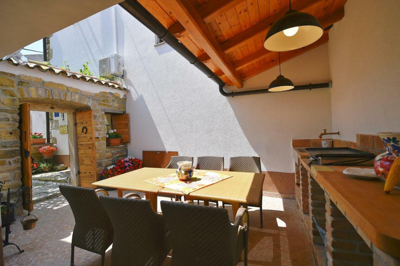 Holiday Home Lori Paz ภายนอก รูปภาพ